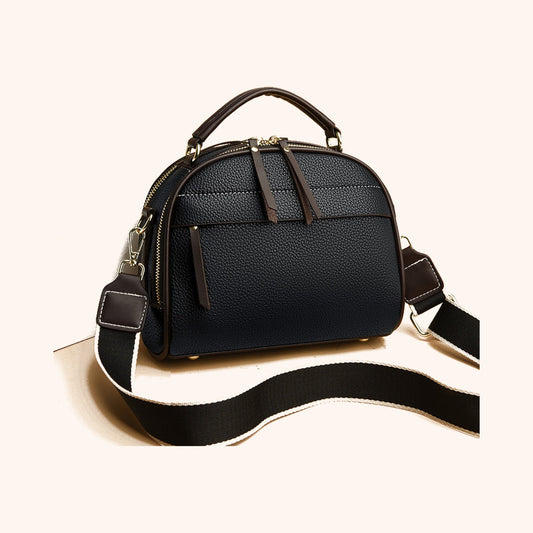 Sac à Main Bowling Cuir Grainé Bandoulière Amovible, coloris Noir, vue de profil - La Maison Cabas
