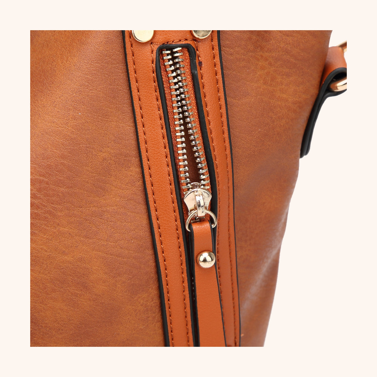 Sac Hobo Souple Anses Zippées en cuir vegan, vue de profil - La Maison Cabas