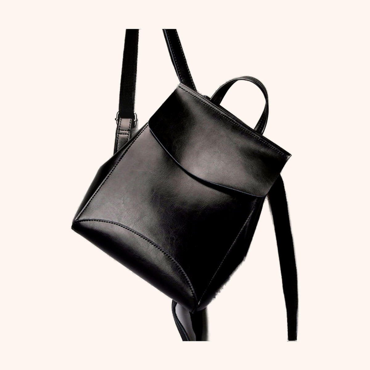 Sac à Dos Cuir Vintage à Rabat en cuir vegan, vue détail - La Maison Cabas